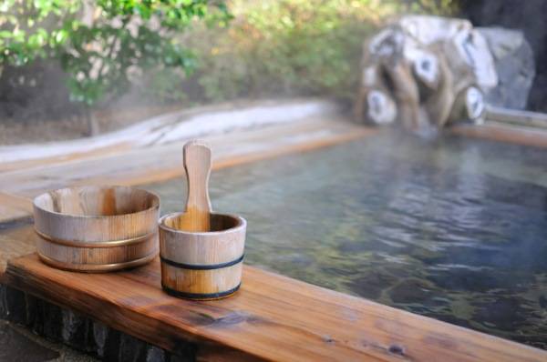 Онсен - оздоровительные термальные купальни в Японии