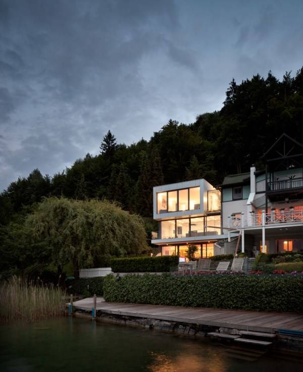 Дизайн большого дома у озера