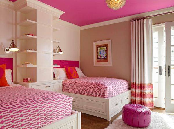 Дизайн розовой спальни для двух девочек
