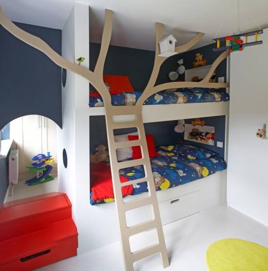 Стильная планировка детской комнаты мальчиков 