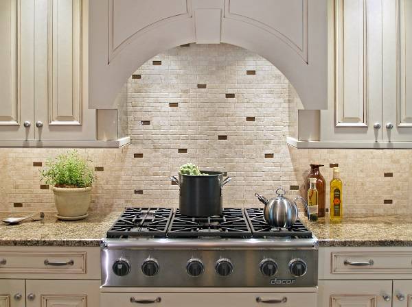 Savurgan Modern Mutfak Karosu Backsplash Fikirleri Tuğla Duvar Beyaz Renk Tasarımı