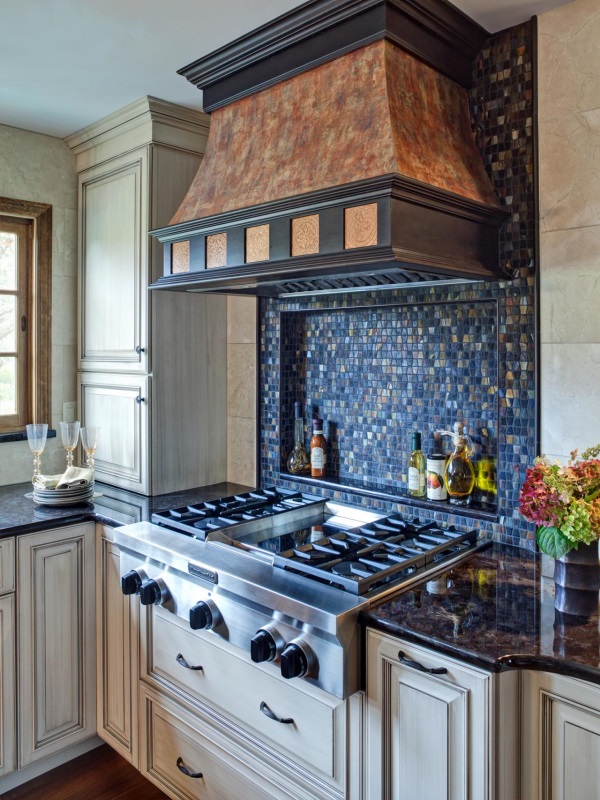 Кухонный фартук с мозаикой из плитки
