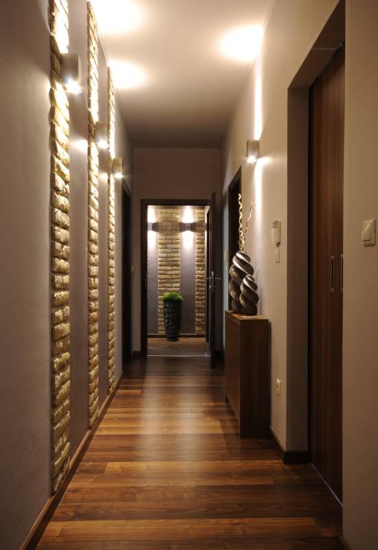 Красивый коридор в современном стиле