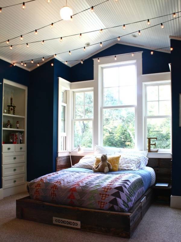 Освещение спальни с LED гирляндами 