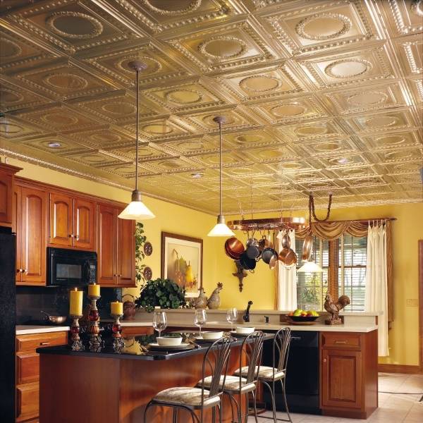Потолок с плиткой на кухне