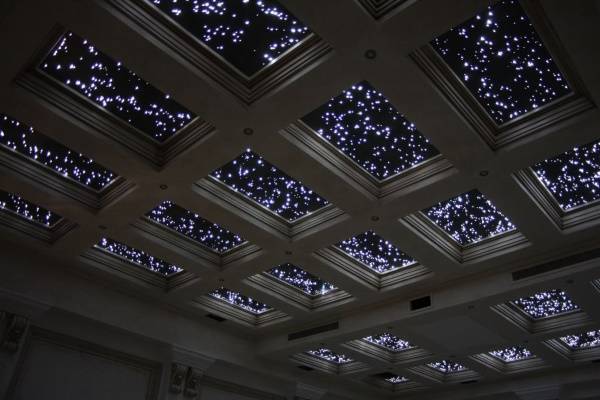 Кессоновый потолок с подсветкой 