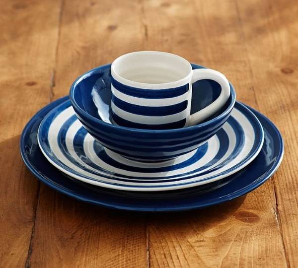 Синяя посуда от Pottery Barn