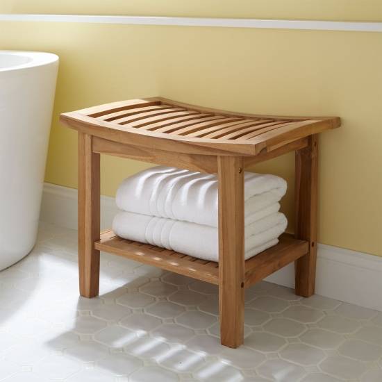 Деревянный стул для ванной