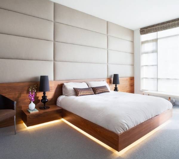 Красивая деревянная кровать с подсветкой 