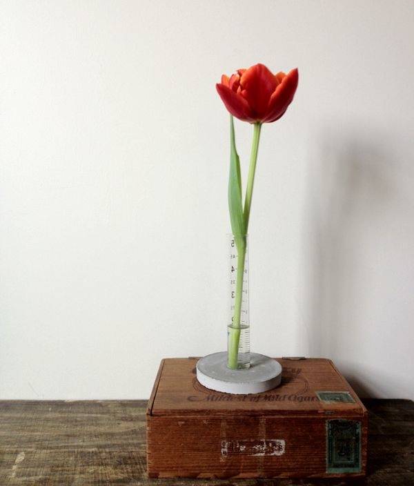 Сделай сам: стильная ваза для цветка