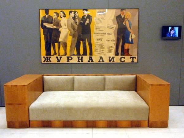 Стильный и удобный советский диван