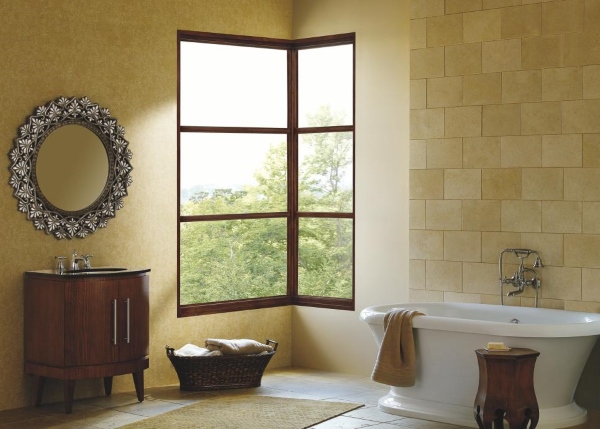 Лучший дизайн окон - фото углового окна в ванной