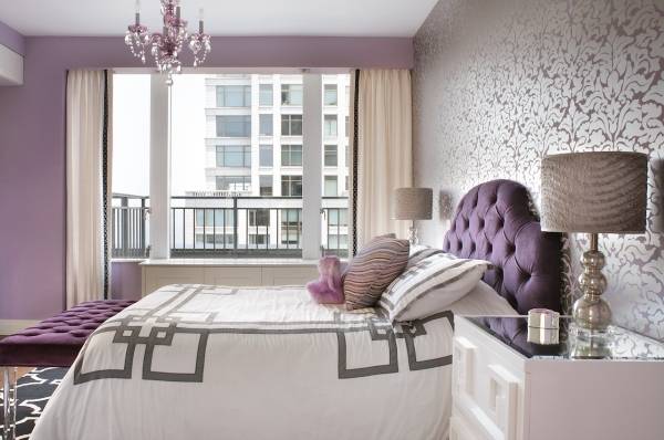 Luxury интерьер спальни с обоями двух видов