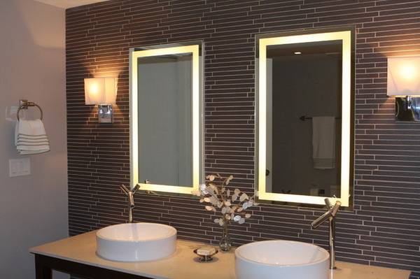 Прямоугольные зеркала с подсветкой для ванной 
