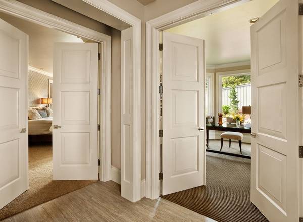 Красивые межкомнатные двери в интерьере - фото в белом цвете