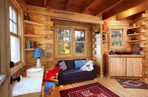 Интерьер деревянного дома из бруса - детская комната