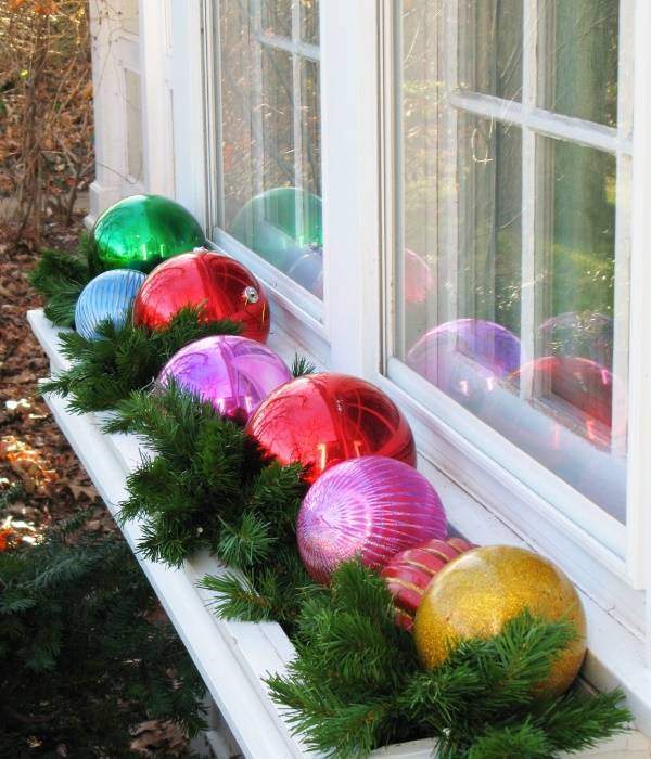 Как украсить окно своими руками - новогодний декор на фото
