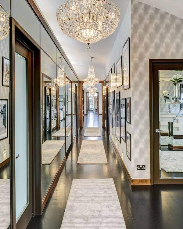 Шикарные люстры в узкий коридор - дизайн фото с зеркалами