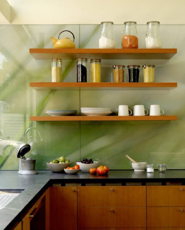Фото кухни со стеклянным фартуком прозрачным