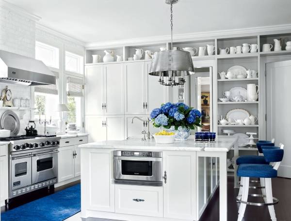 Модный синий цвет в интерьере кухни