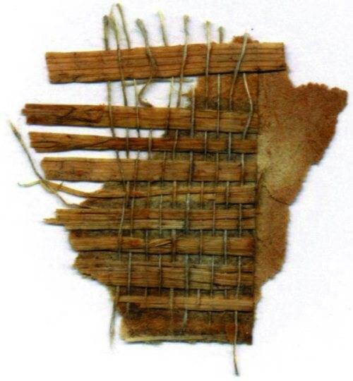 Фрагмент обоев Grasscloth, обнаруженных в t-Cairnwood-1895-in-Bryn-Athyn-Pennsylvania