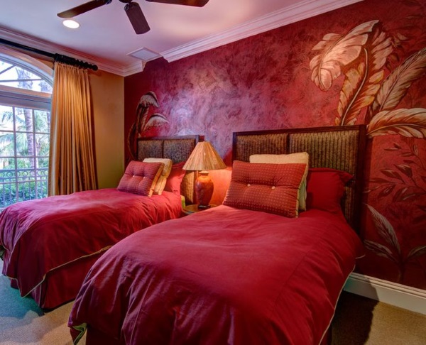 Красная венецианская штукатурка фото в интерьере спальни