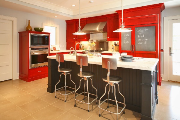 Интерьер кухни в красном цвете фото 25