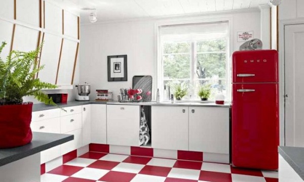 Красная кухня в интерьере фото 17