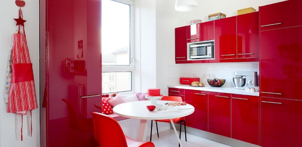 Красная кухня в интерьере фото 20