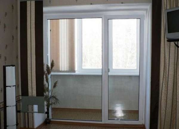 Стильные французские окна на балкон в квартире – 21 фото