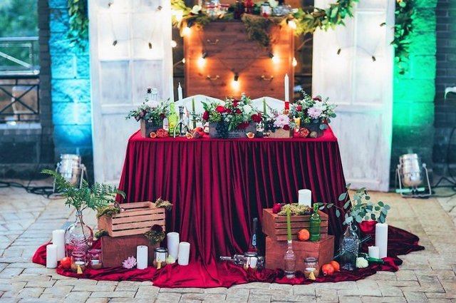 осенний декор стола своими руками в цвете марсала 