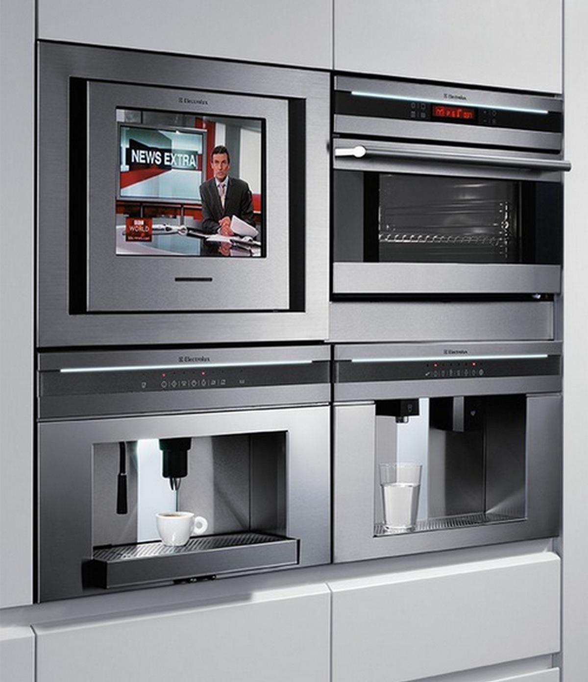 Встроенные телевизоры для кухни. Встроенный телевизор Электролюкс. Встраиваемая техника для кухни Электролюкс. Встраиваемый телевизор для кухни Cameron tmw1502. Телевизор встроенный в кухню.