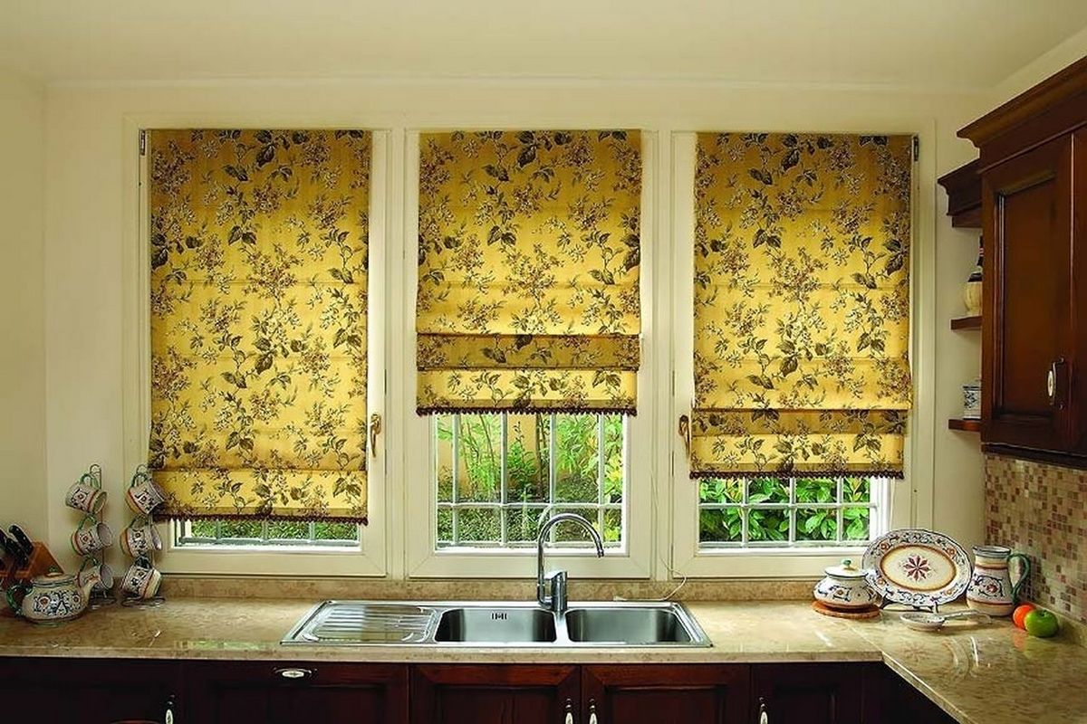 рулонные шторы на кухню цветочный принт 